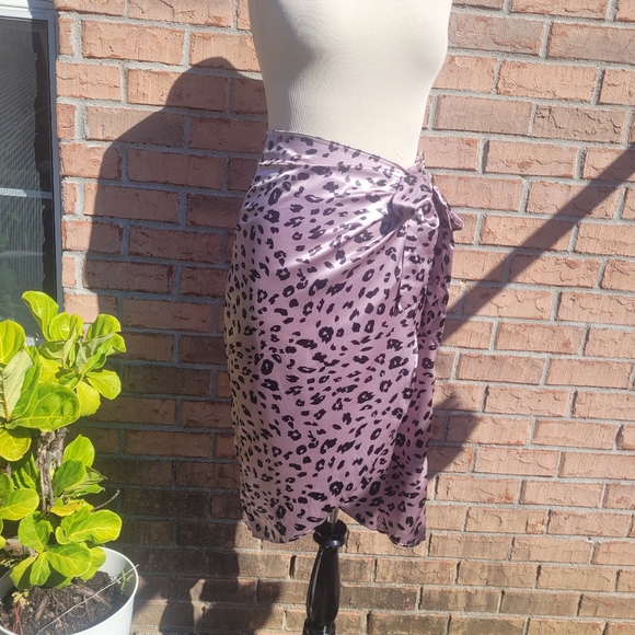 Nasty Gal Pink Leopard Print Wrap Skirt - Picture 3 of 13